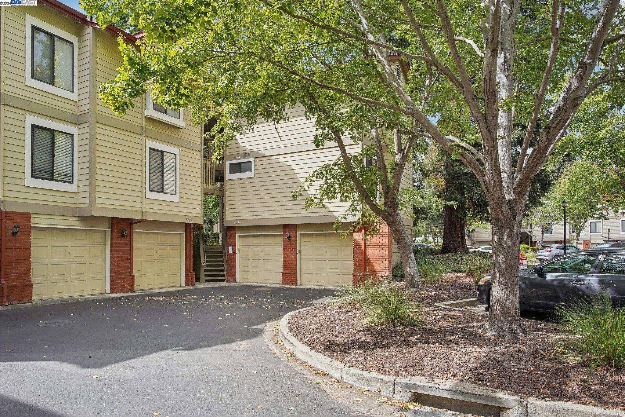 Pleasanton, CA 94566,3374 Smoketree Commons Dr