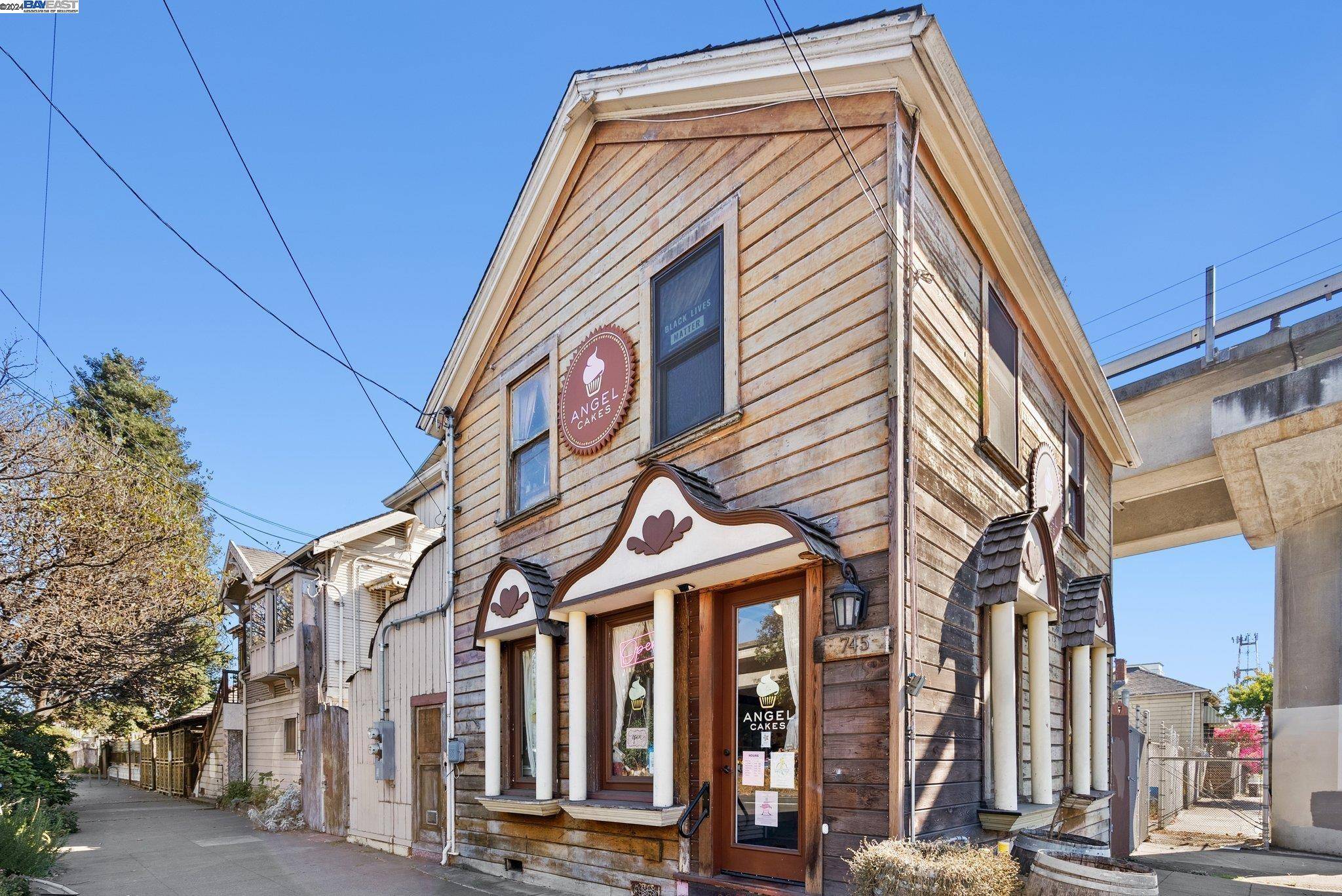 Oakland, CA 94607,745 5Th St