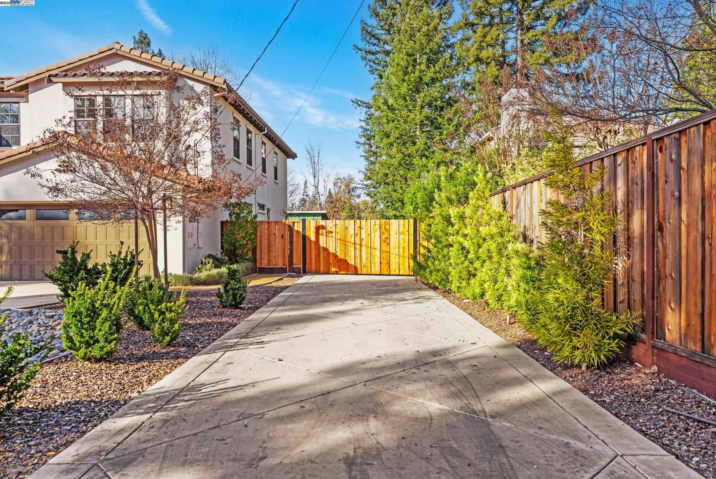 Alamo, CA 94507,1588 Alamo Way
