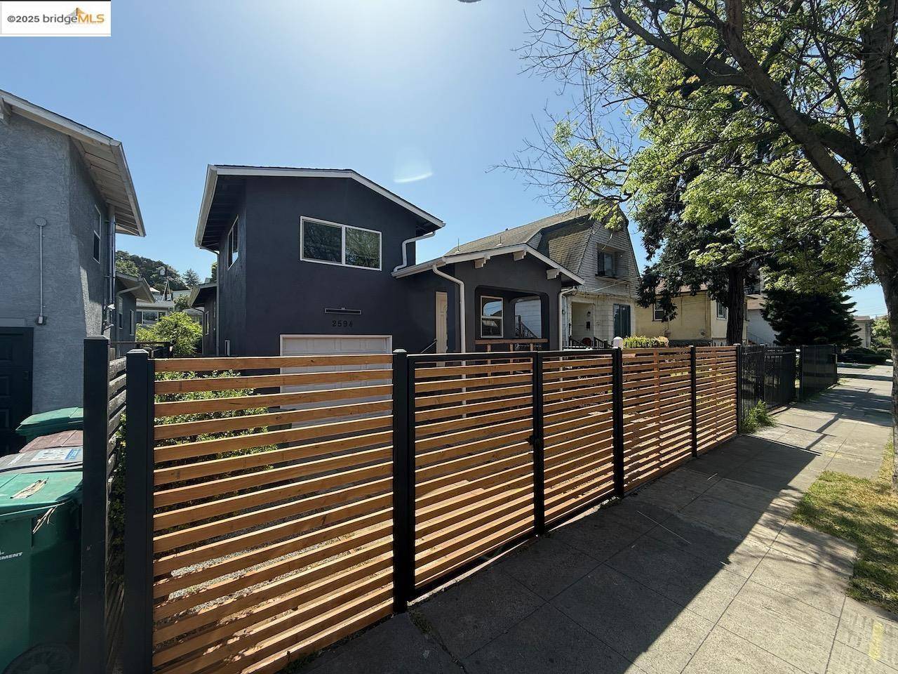 Oakland, CA 94601,2594 Fruitvale Ave