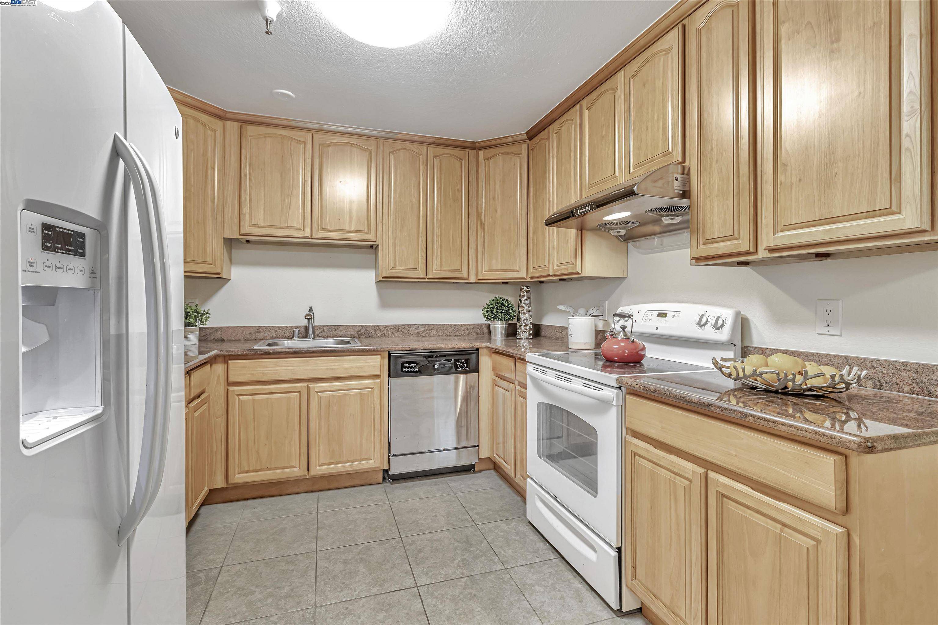Hayward, CA 94541,1775 Panda Way #103