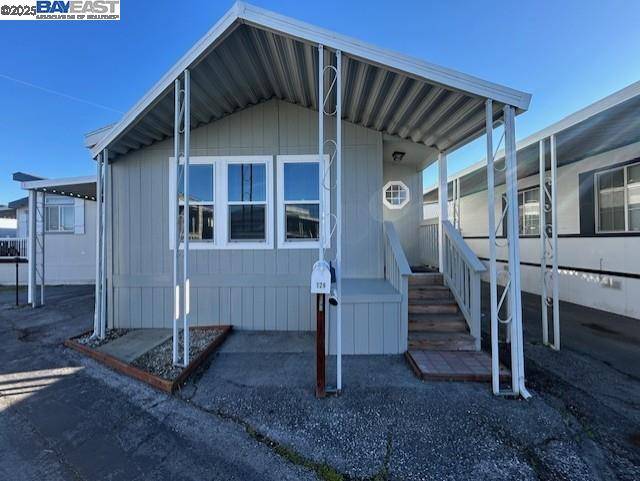 Redwood City, CA 94063,3015 E Bayshore Road #129