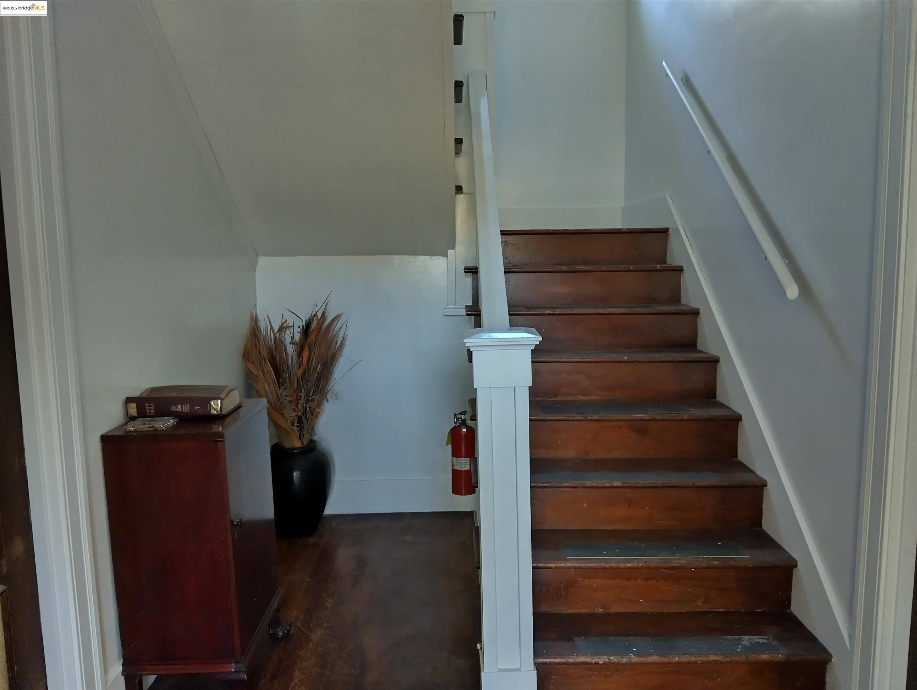 Oakland, CA 94606,1864 11th Ave