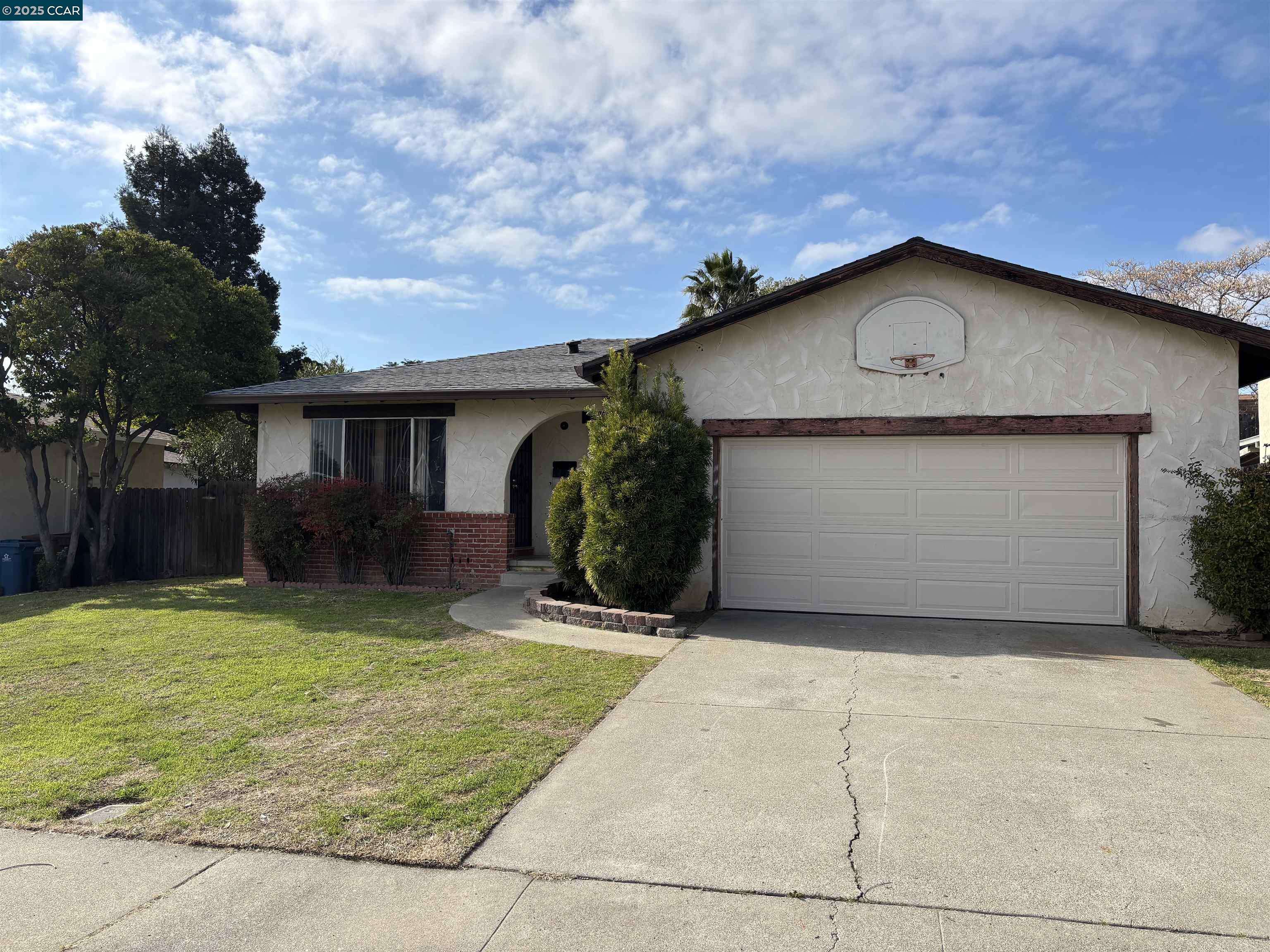 Antioch, CA 94509,2928 El Monte Way