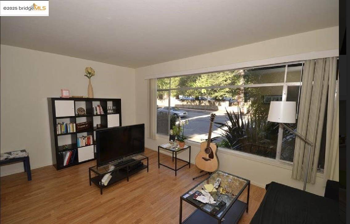 Berkeley, CA 94704,2636 WARRING ST #205