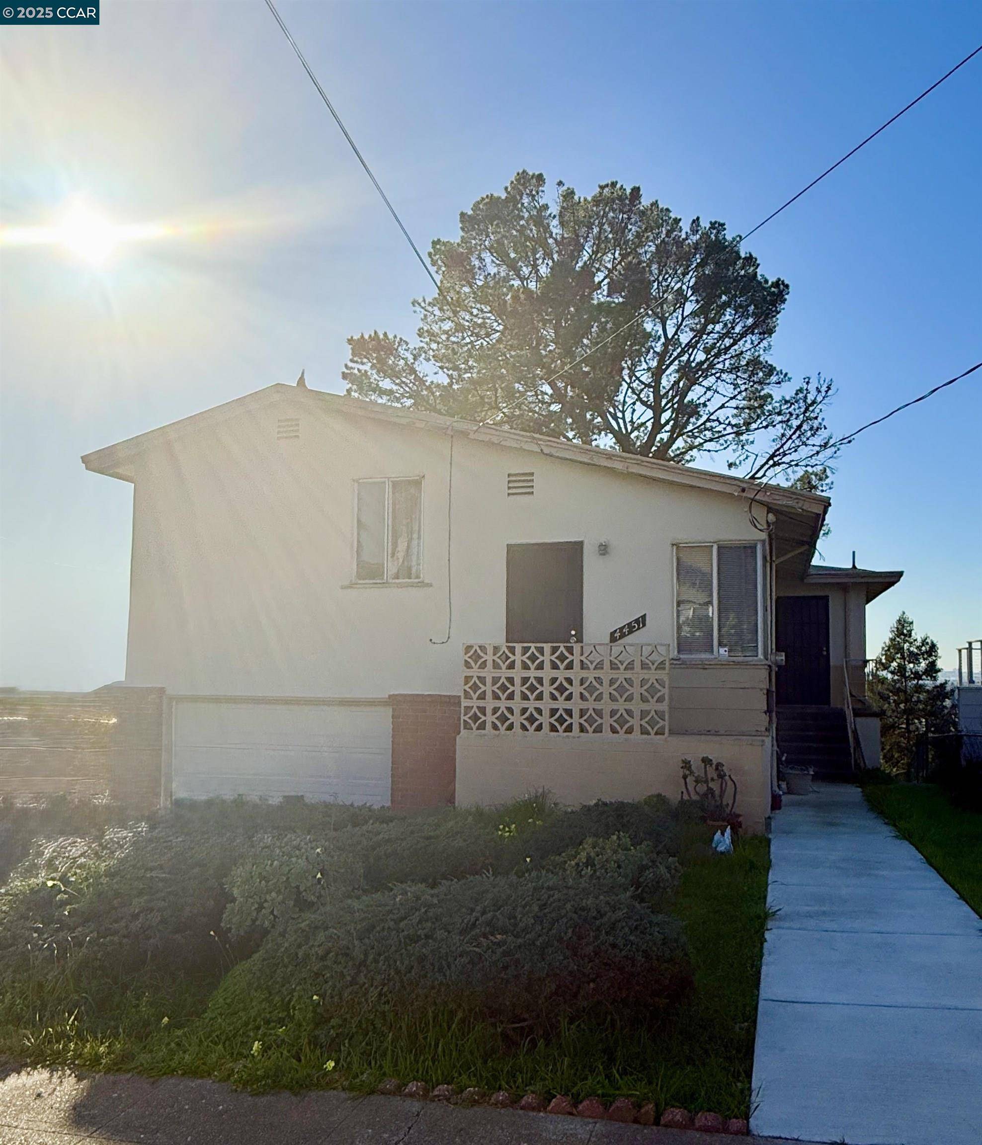 Oakland, CA 94619,4451 Davenport Ave