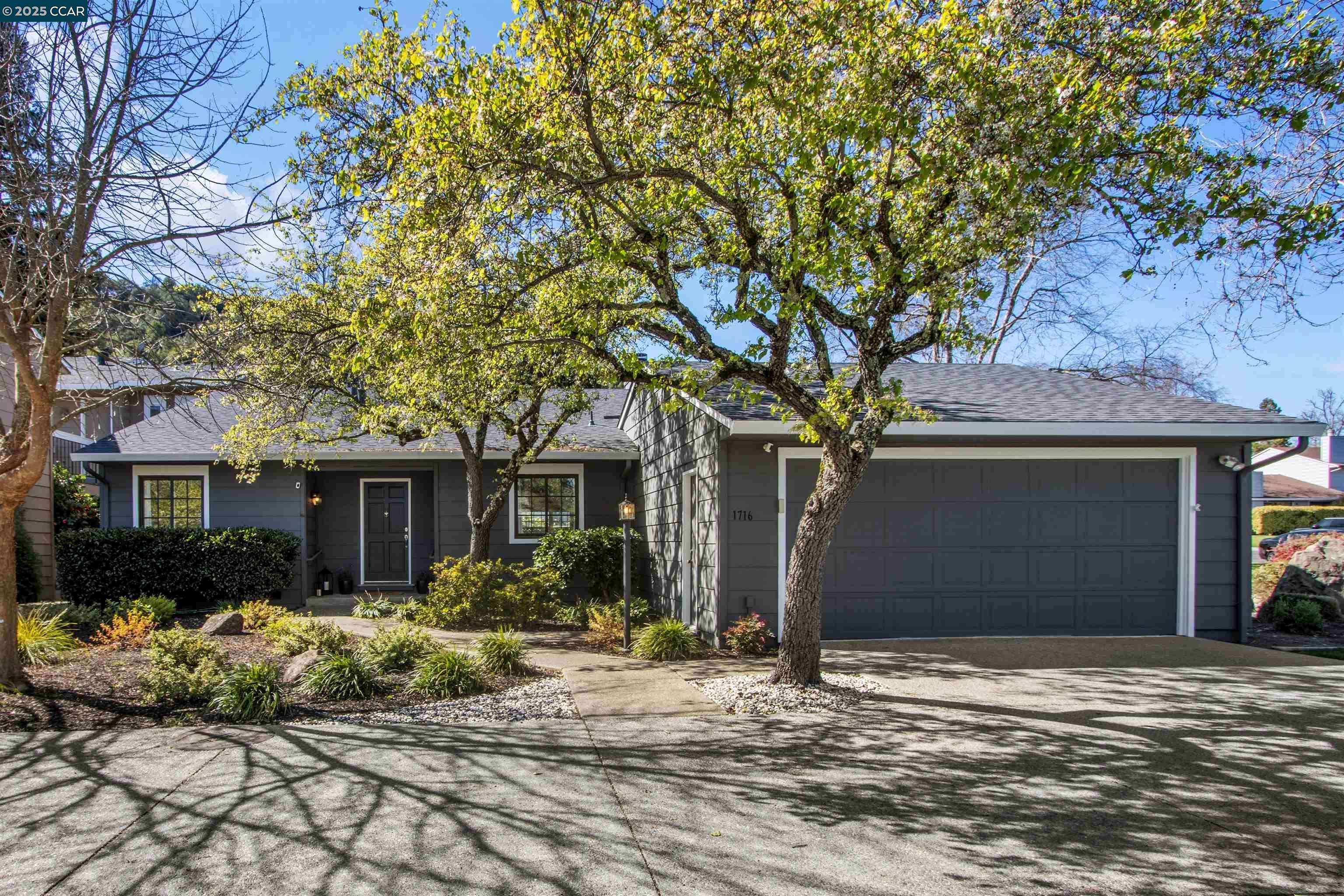 Moraga, CA 94556,1716 Saint Andrews Drive