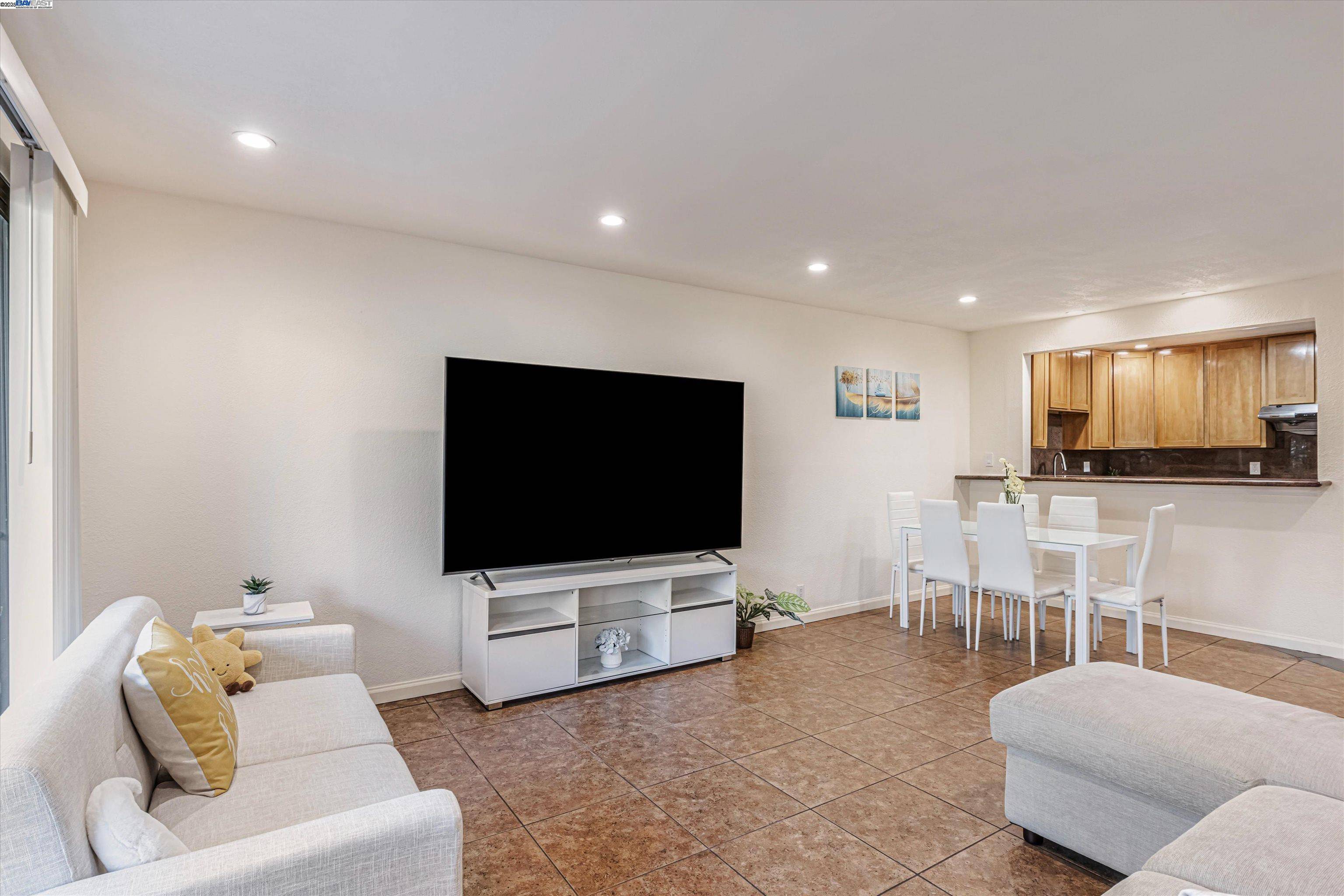 Castro Valley, CA 94546,2500 Miramar Ave #205