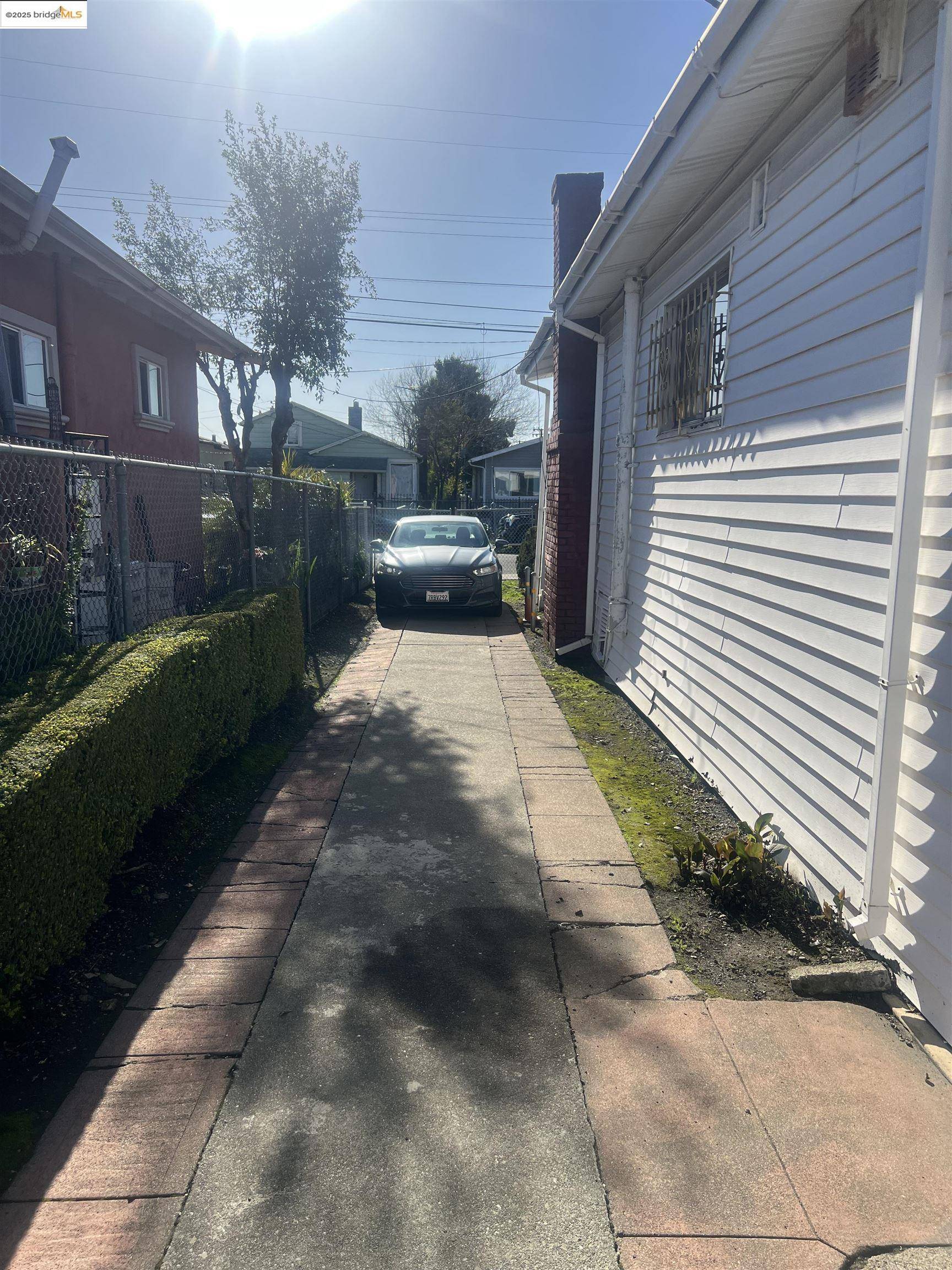 Oakland, CA 94621,7200 Favor St