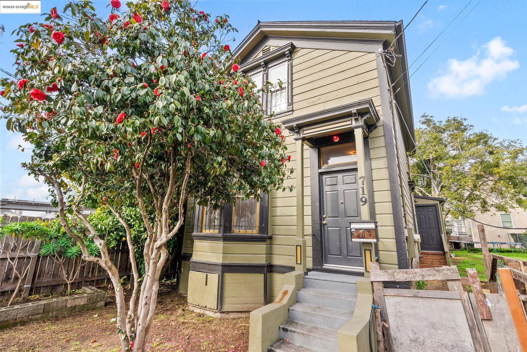 Oakland, CA 94607,719 Chester St