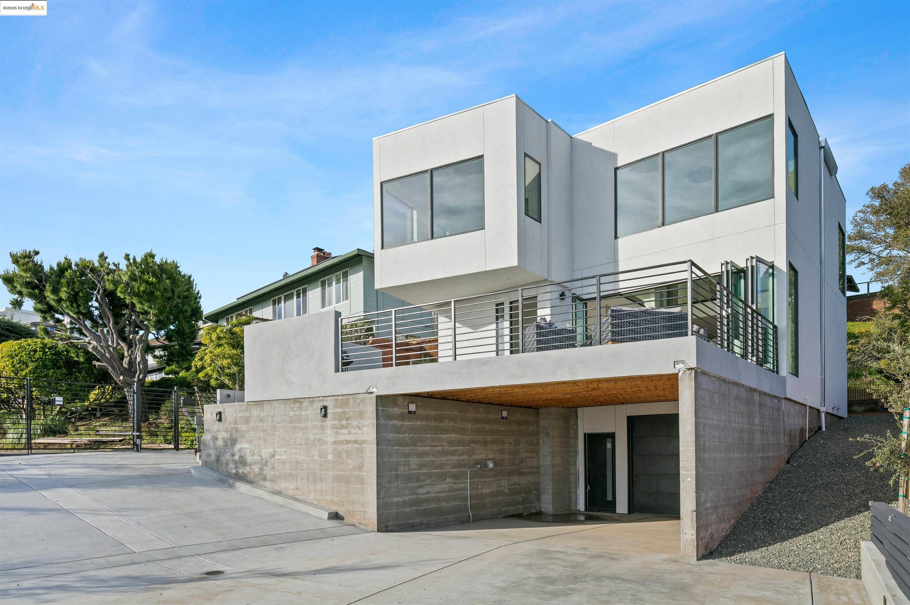 Kensington, CA 94707,158 Lawson Rd