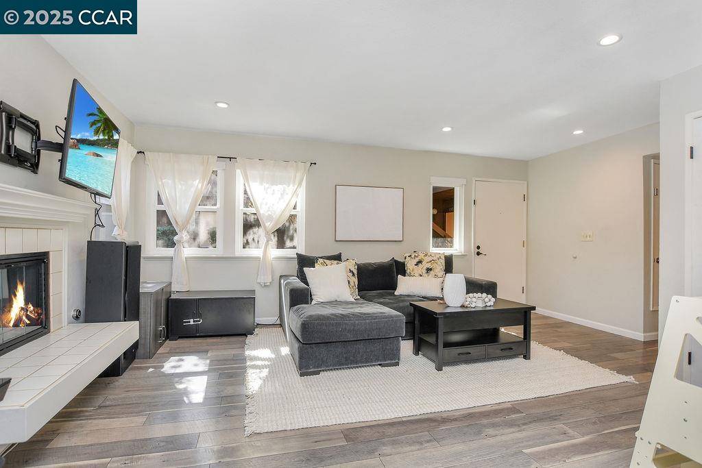 Pleasant Hill, CA 94523,896 Camelback Place