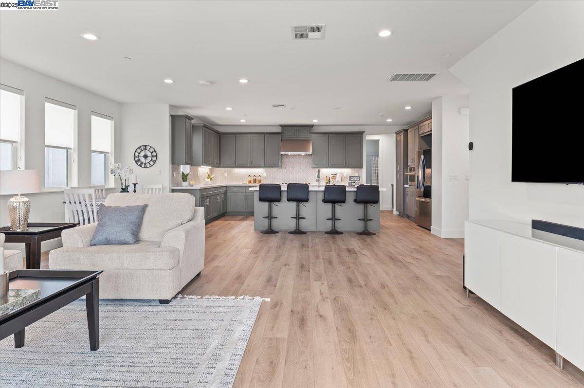 San Ramon, CA 94583,1194 Mateo Miller Cir