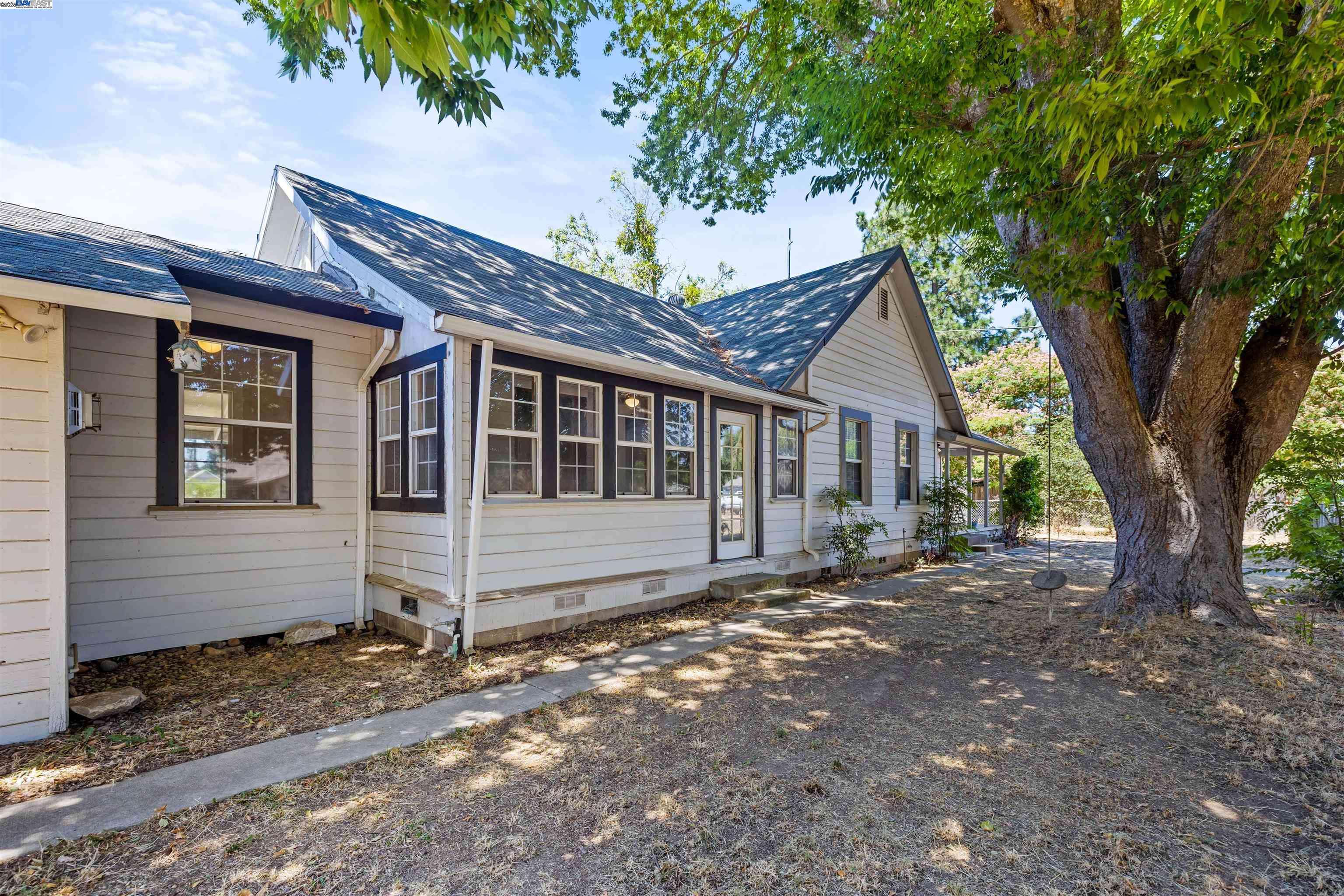 Clements, CA 95227,22191 N Anderson St