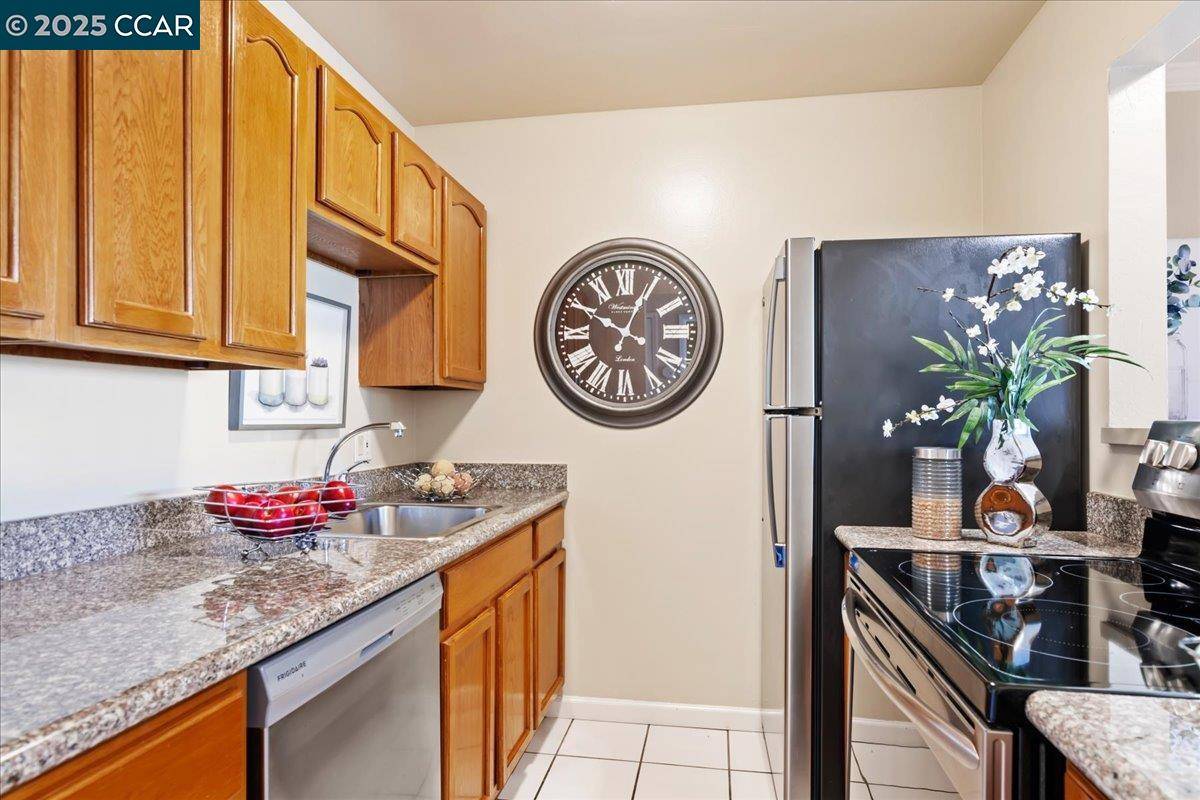 Walnut Creek, CA 94596,440 N Civic Dr #406