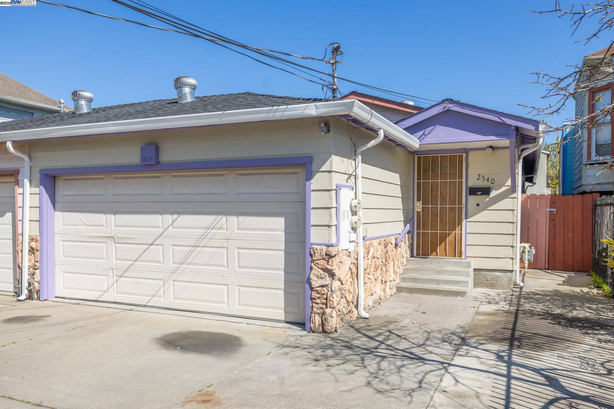 Oakland, CA 94601,2540 E 16Th St