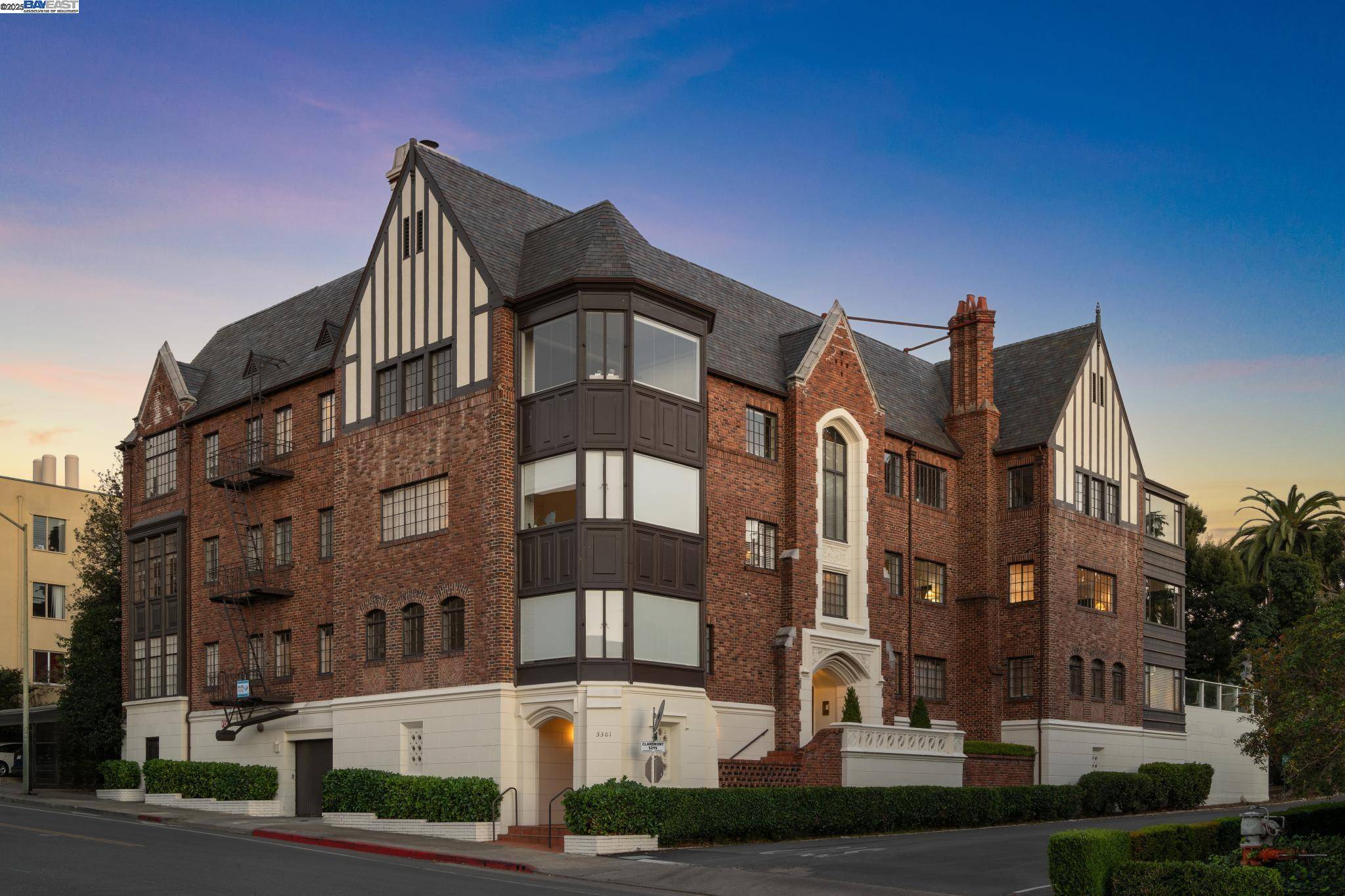 Oakland, CA 94618,5301 BROADWAY TERRACE #8