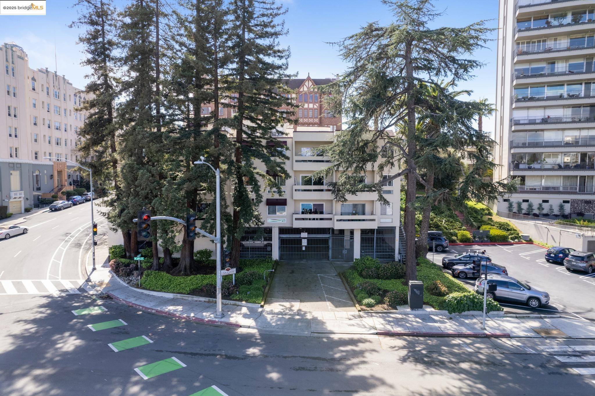 Oakland, CA 94612,151 Lakeside Dr #301