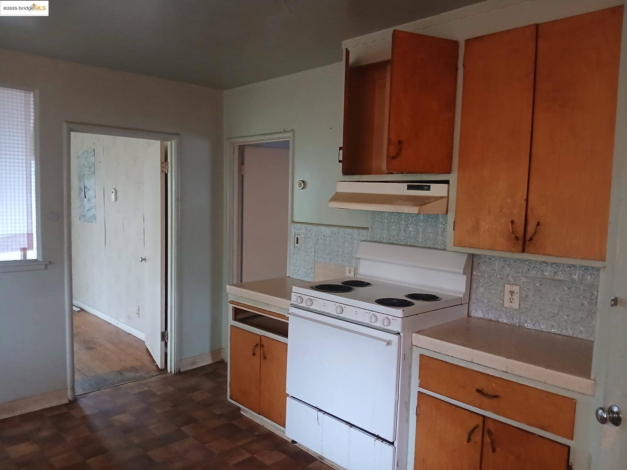 Oakland, CA 94605,3536 Oak Knoll Blvd