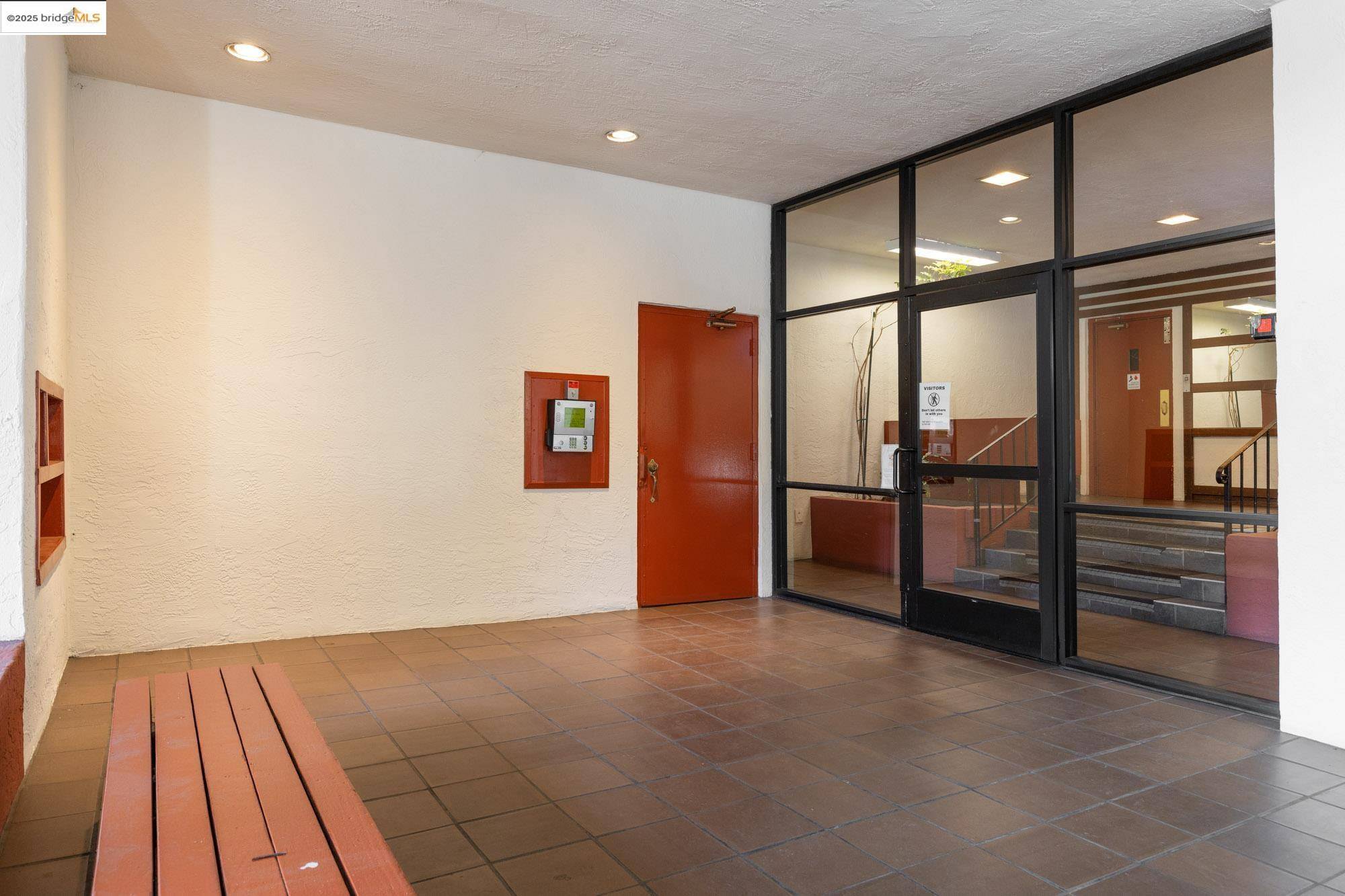 Oakland, CA 94611,288 Whitmore St #207