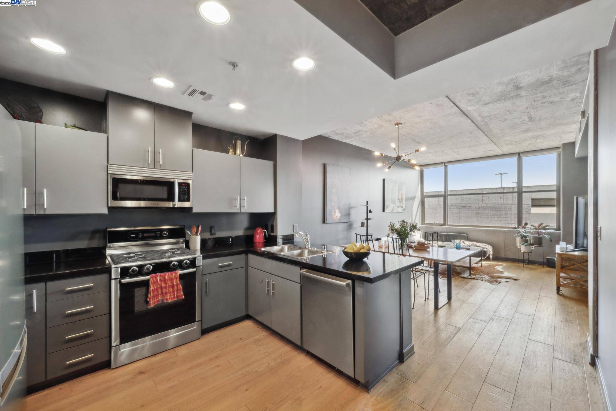 Oakland, CA 94607,311 2nd St #709