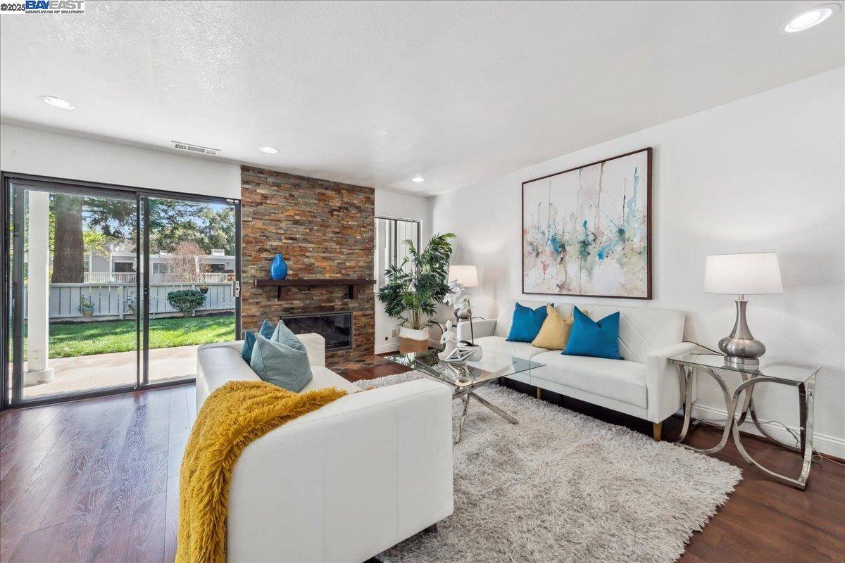 Pleasanton, CA 94588,5331 Brookside Ct