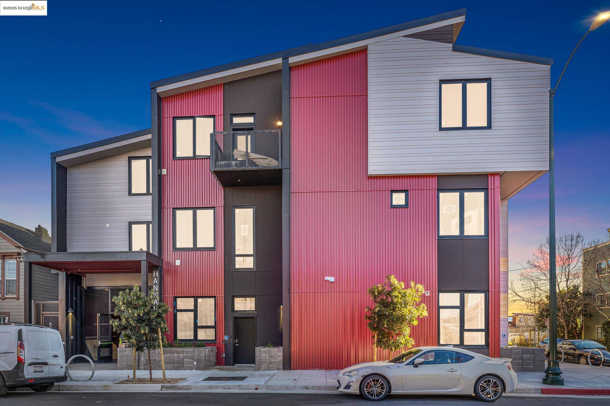 Oakland, CA 94608,1545 32nd Street #216