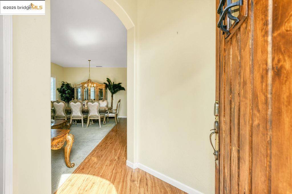 Elk Grove, CA 95757,10061 Mosaic Way