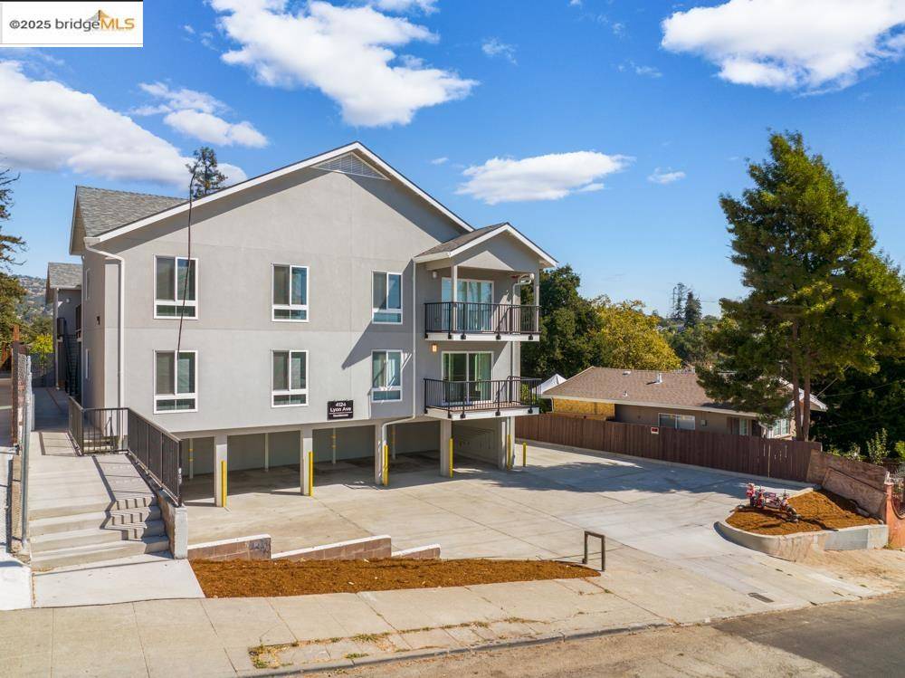 Oakland, CA 94601,4124 Lyon Ave