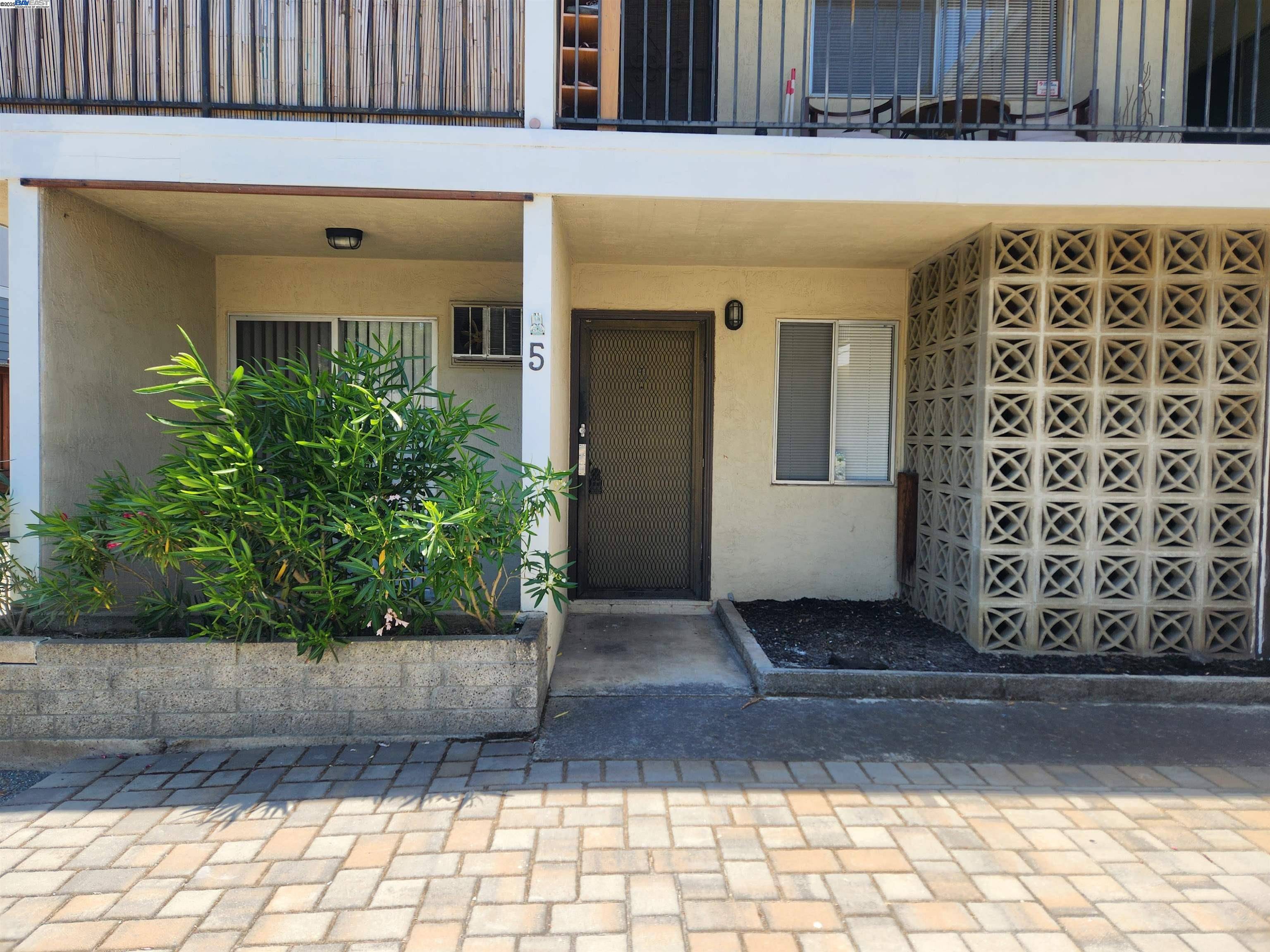 Pleasanton, CA 94566,568 Saint John #5