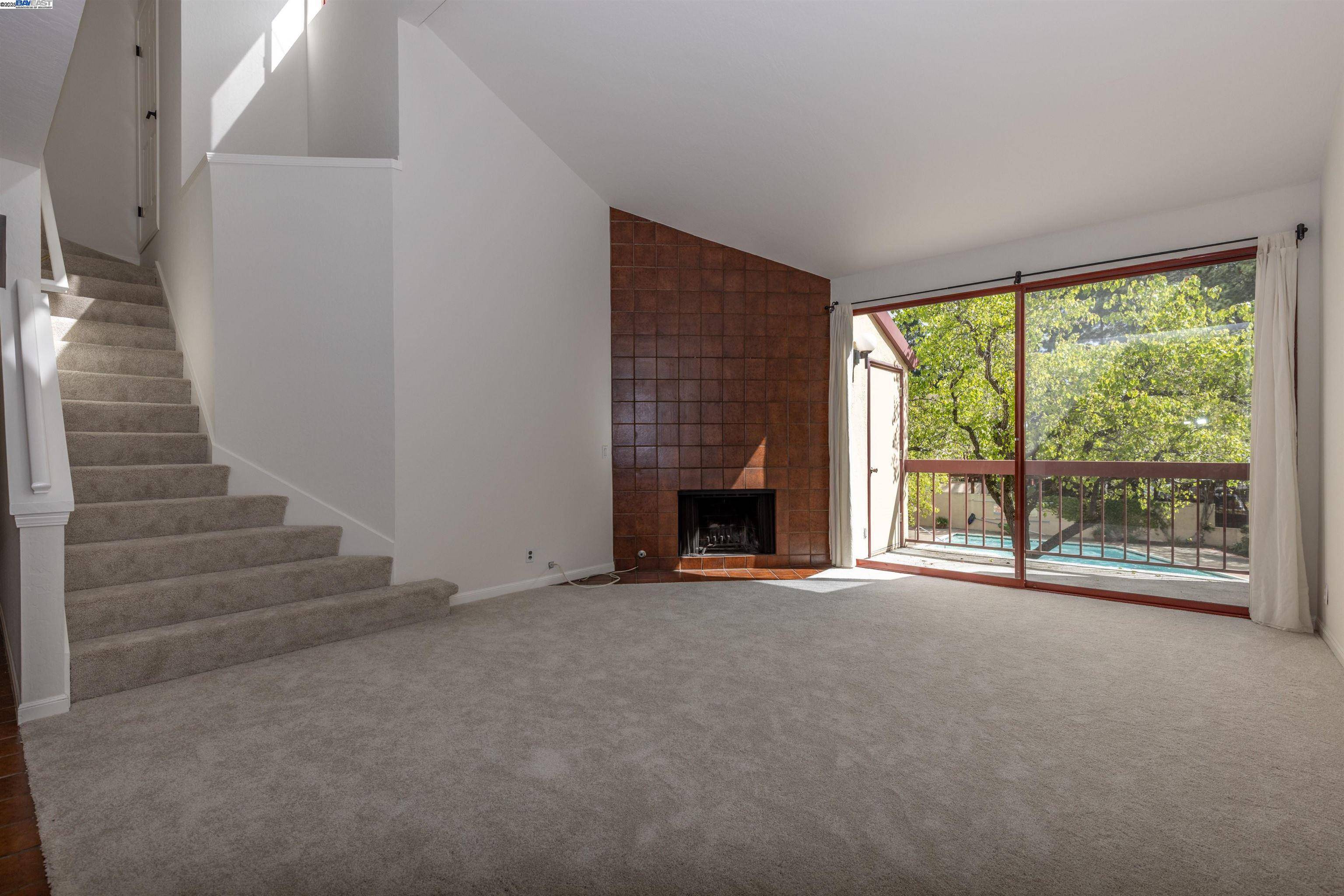 Hayward, CA 94542,25912 Hayward Blvd #205