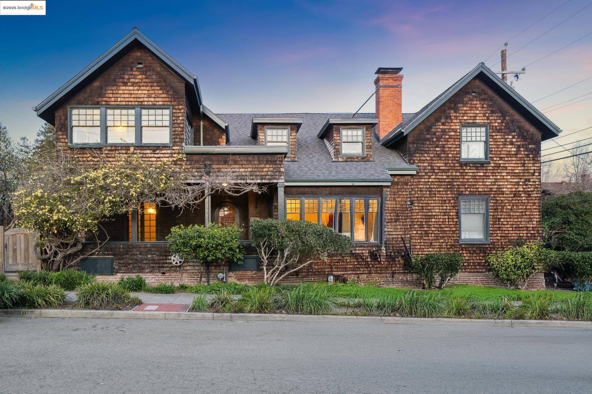 Berkeley, CA 94705,2799 Piedmont Ave