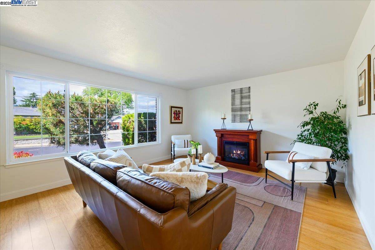 Pleasanton, CA 94566,5720 San Juan Way