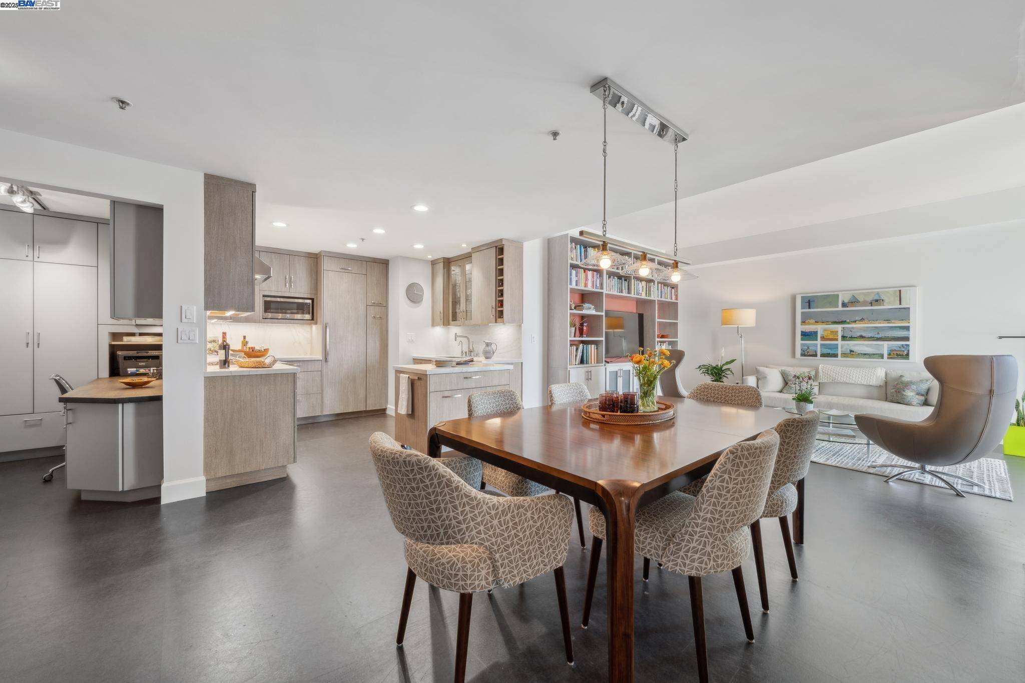 Oakland, CA 94607,222 Broadway #1408