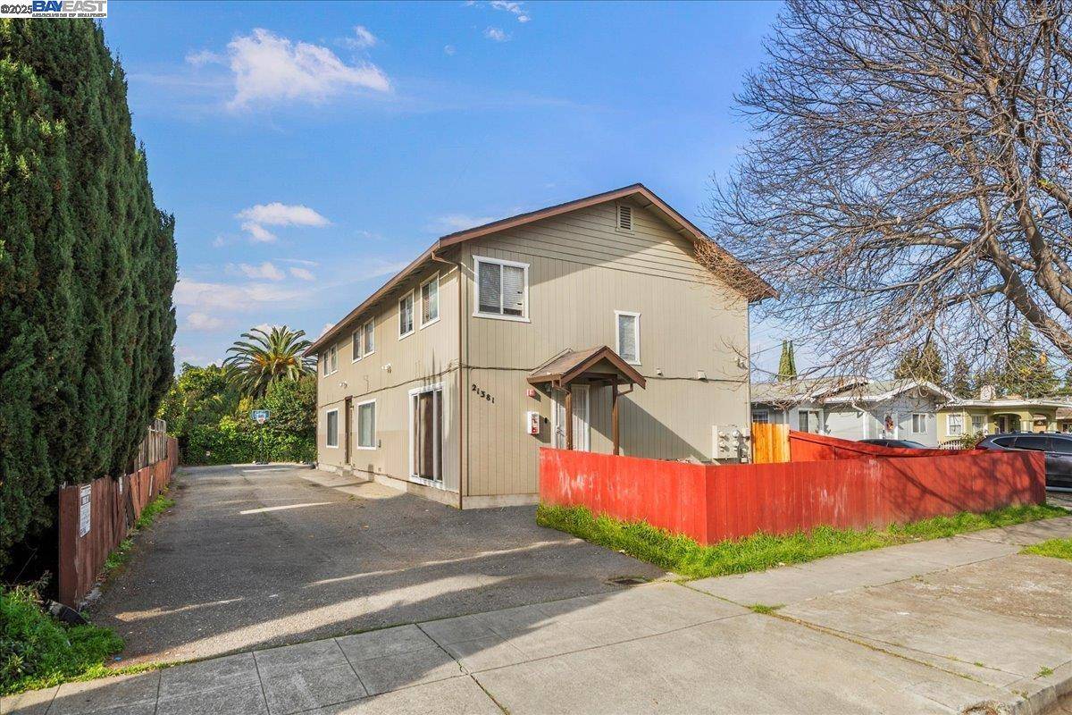 Hayward, CA 94541,21381 Montgomery Ave