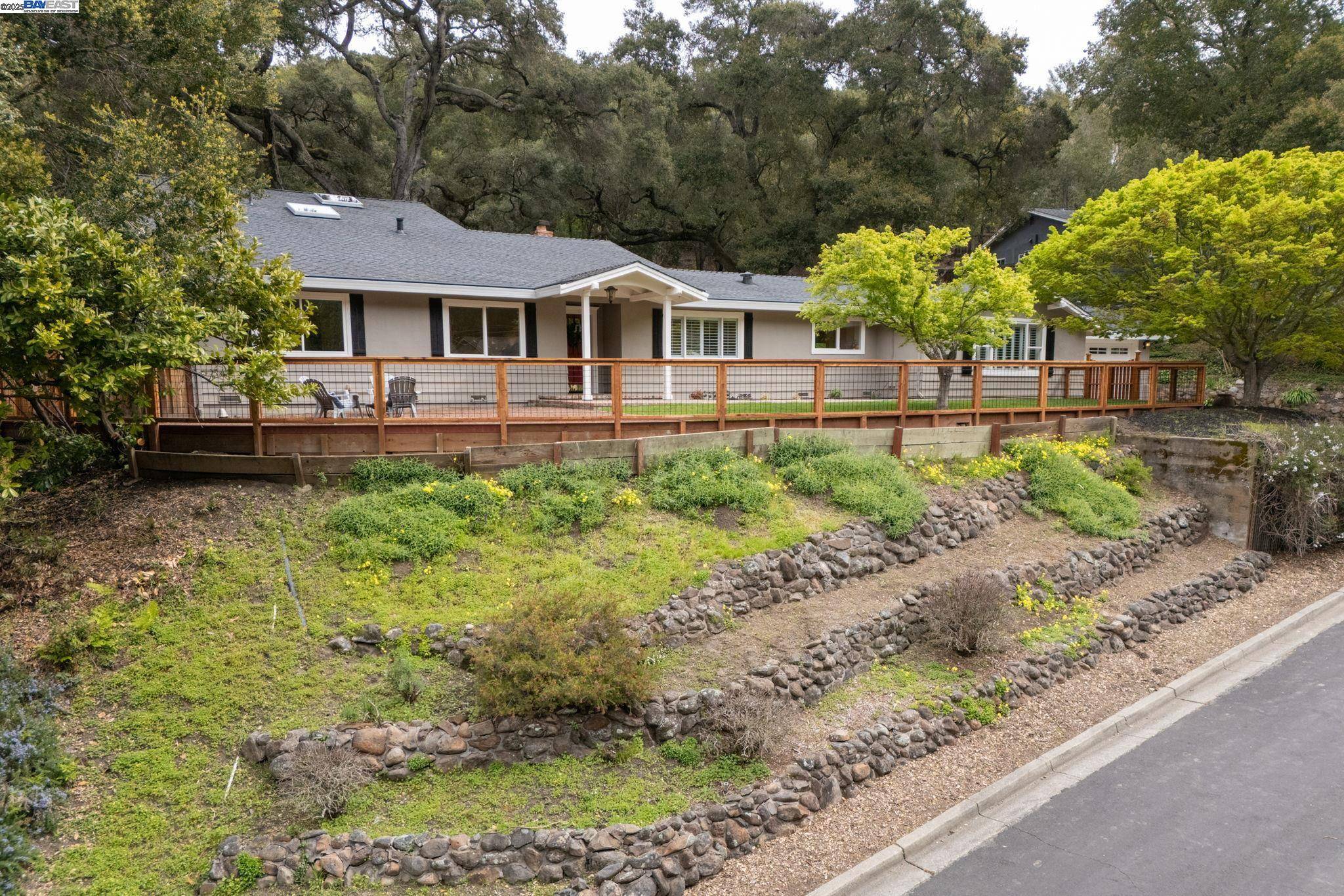 Orinda, CA 94563,10 Easton Ct