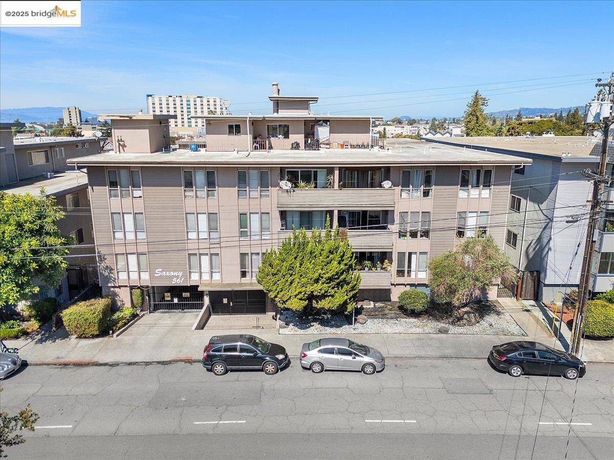 Oakland, CA 94611,561 Oakland Avenue