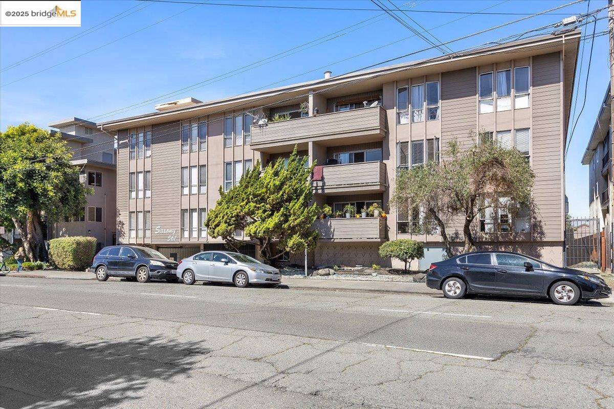 Oakland, CA 94611,561 Oakland Avenue