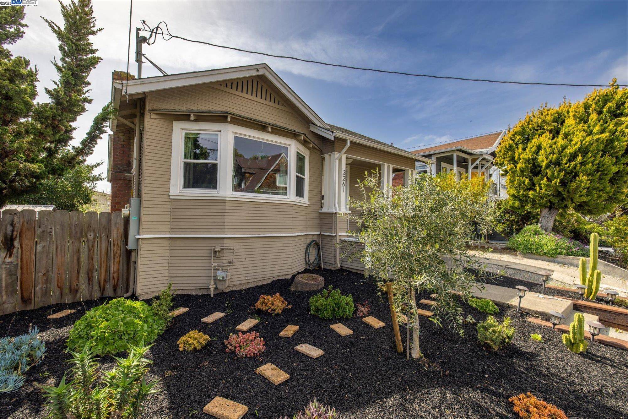 Oakland, CA 94601,3261 Prentiss St