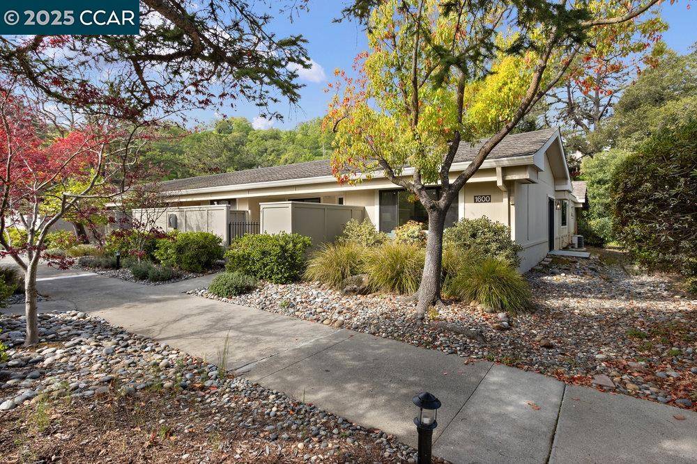 Walnut Creek, CA 94595,1600 Oakmont Dr #4