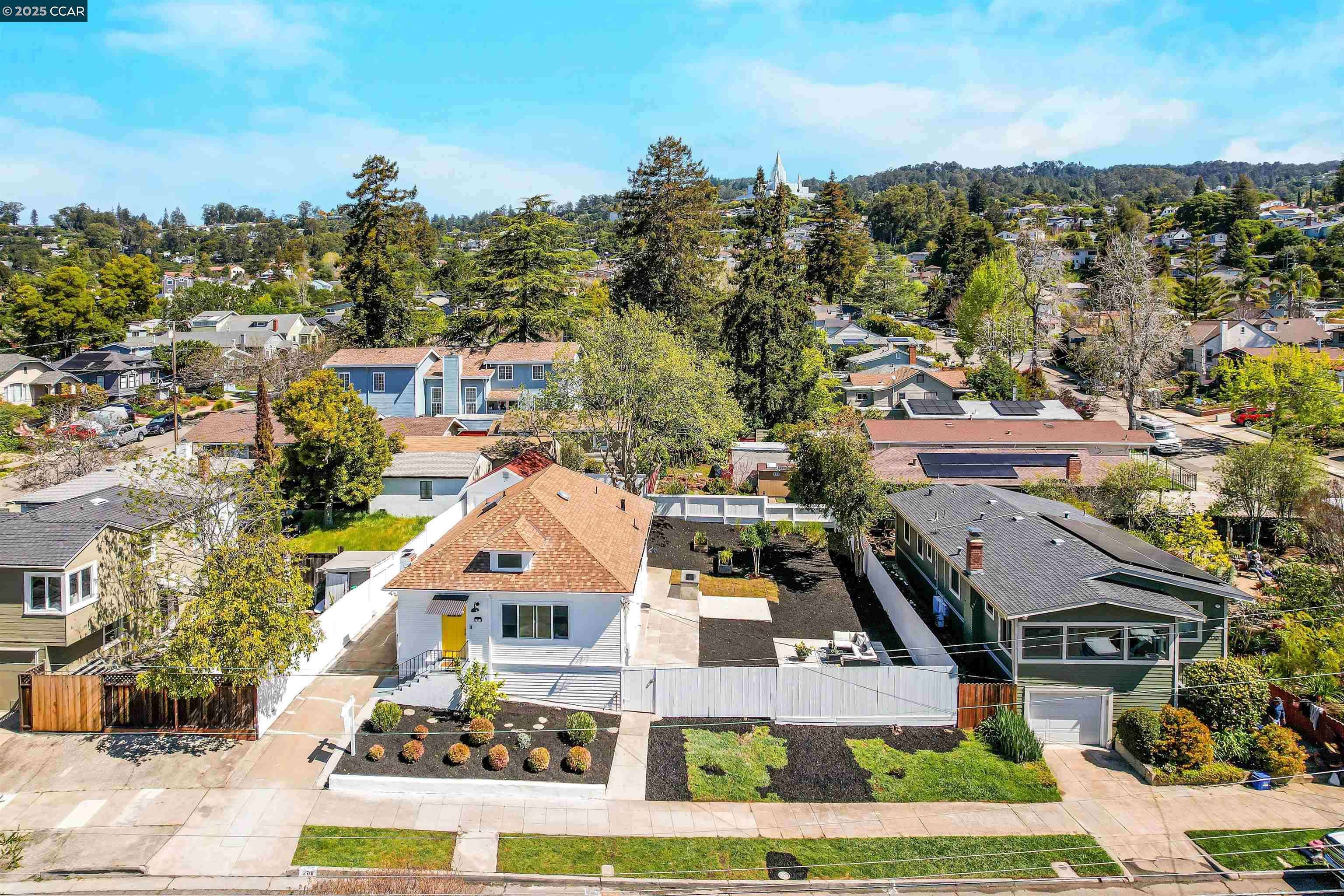 Oakland, CA 94602,2718 Carmel St