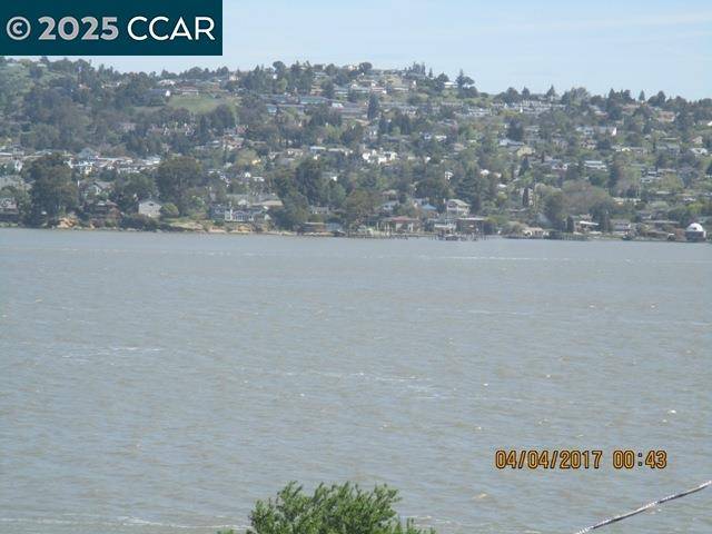Port Costa, CA 94569,5 Canyon Lakes Drive #8