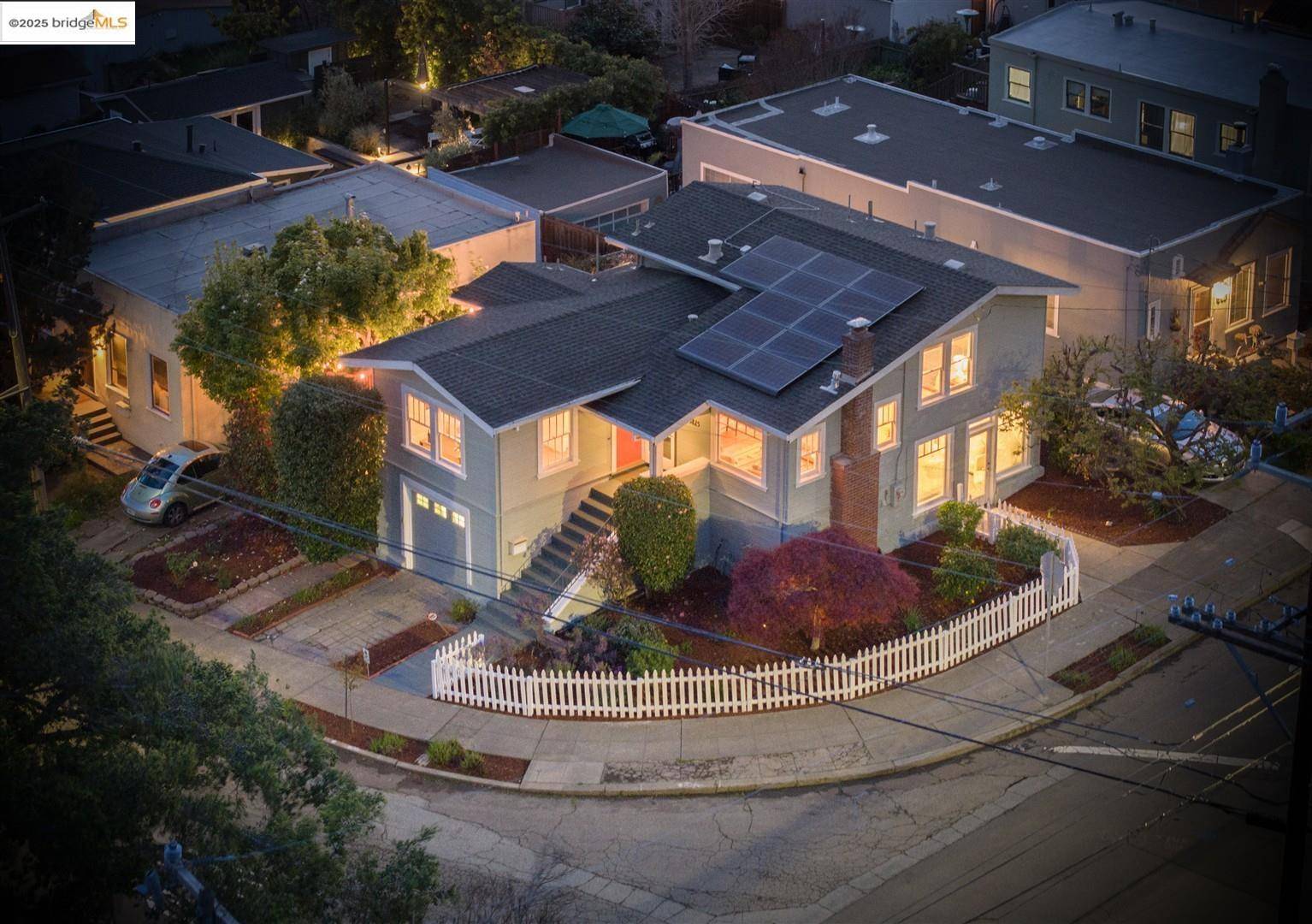 Oakland, CA 94605,3825 Laurel Ave