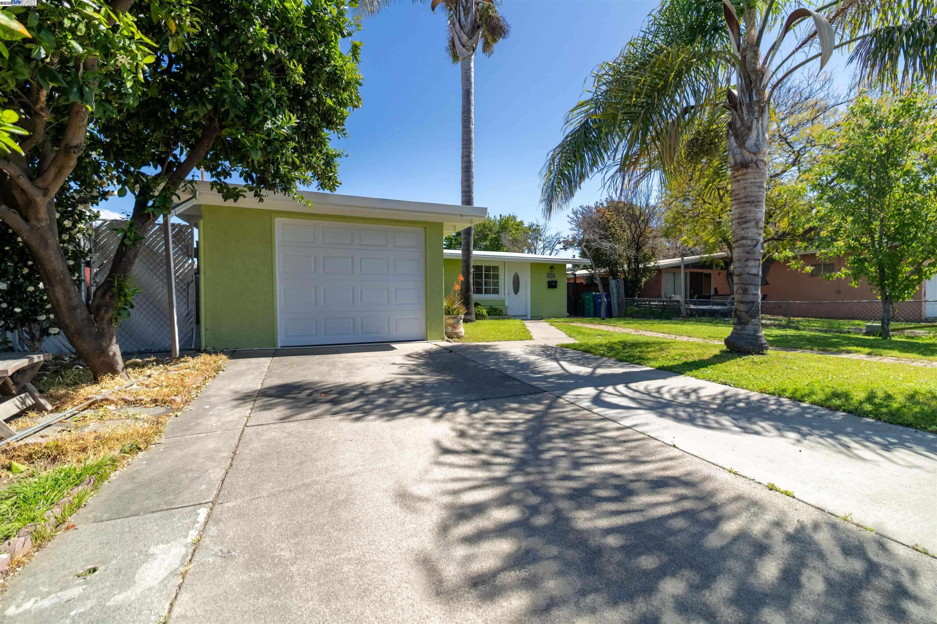Hayward, CA 94545,27844 Miami Ave