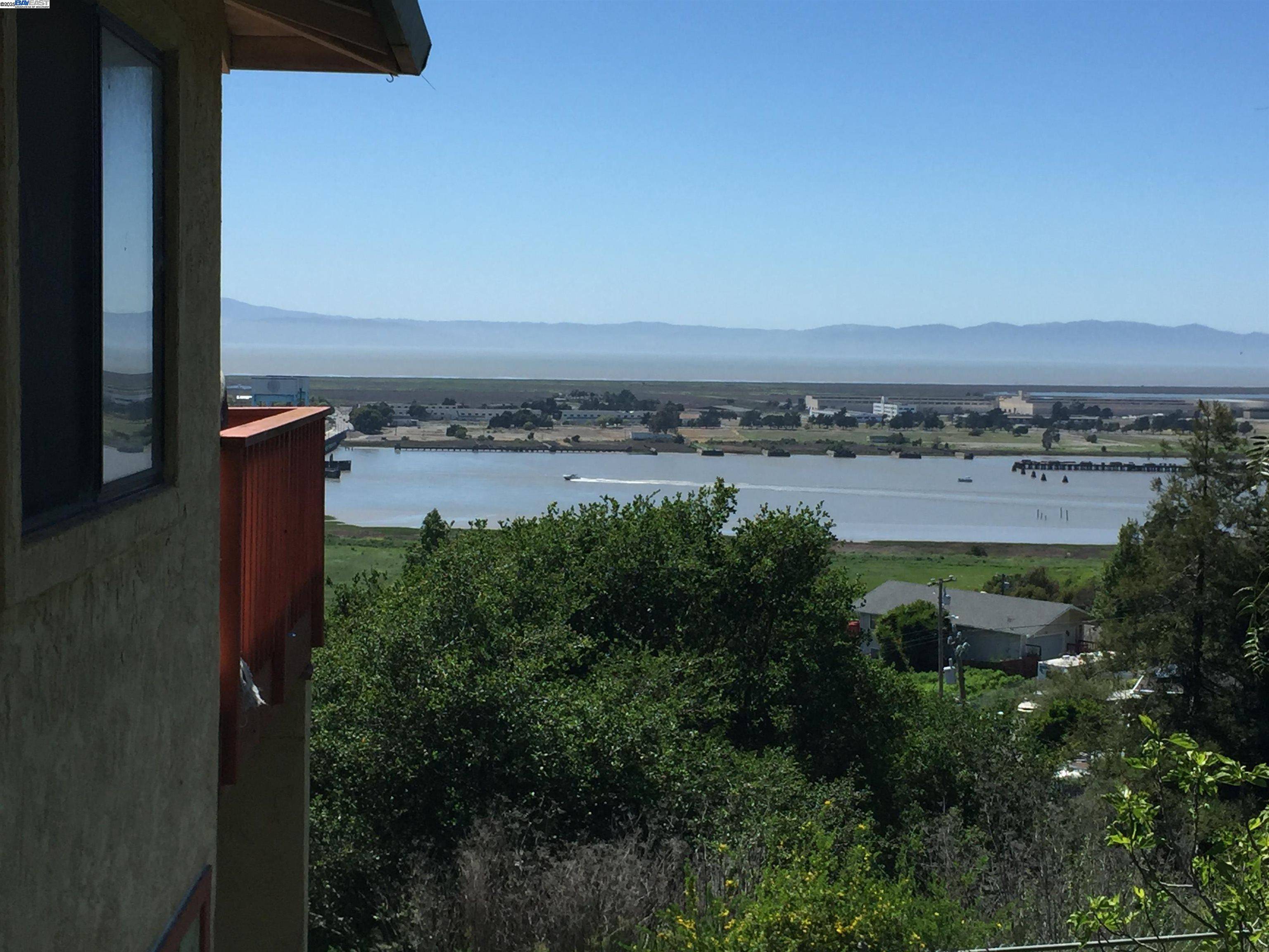 Vallejo, CA 94590,25 Burnham st