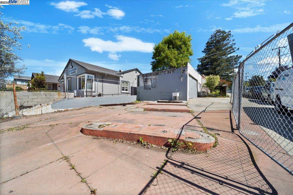 Oakland, CA 94619,3611 Loma Vista Ave
