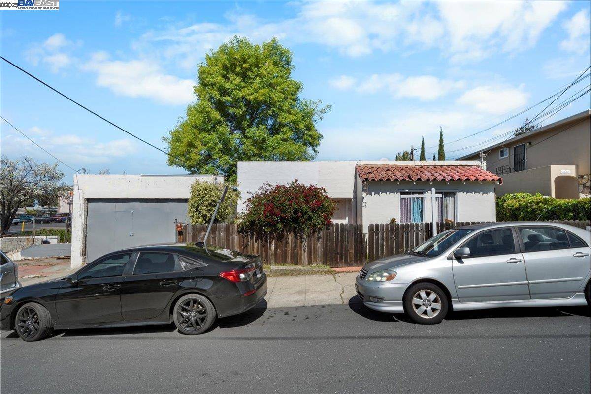 Oakland, CA 94619,3611 Loma Vista