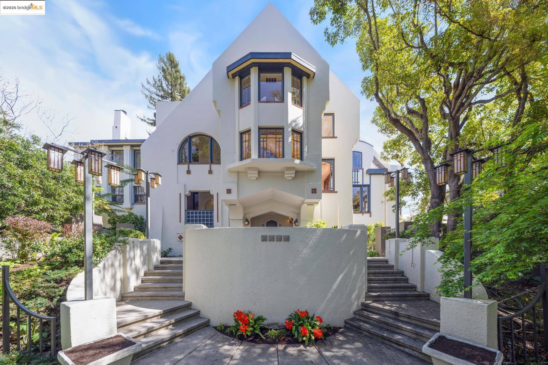 Berkeley, CA 94705,227 Tunnel Rd
