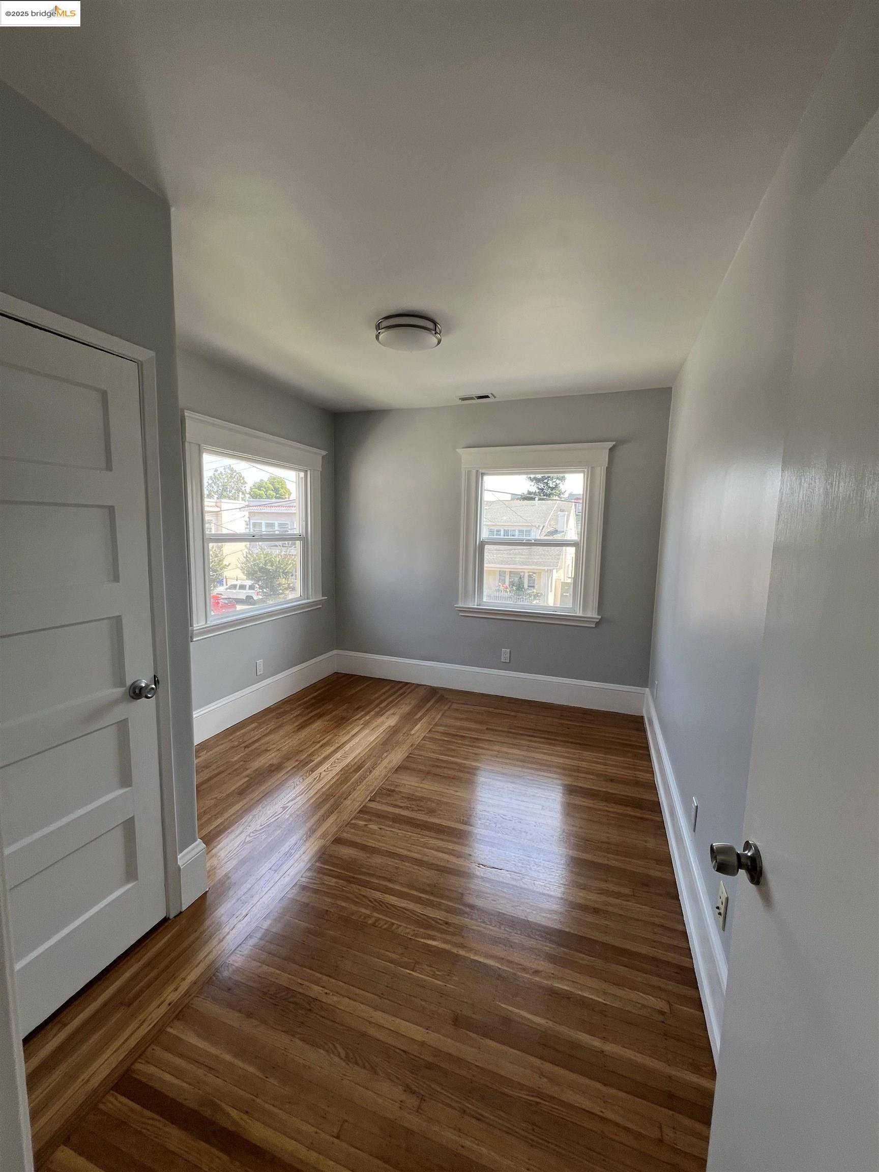 Oakland, CA 94609,542 42ND ST