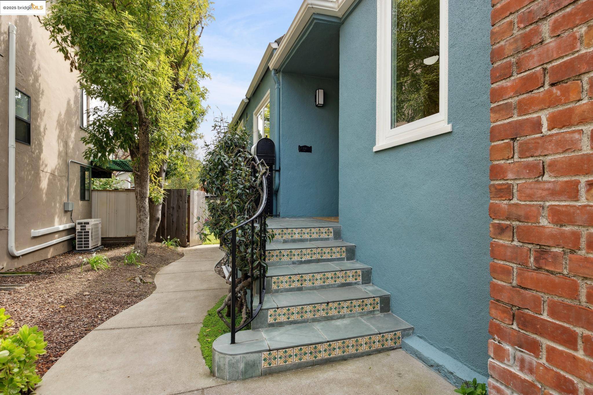 Kensington, CA 94707,1656 Oak View Ave